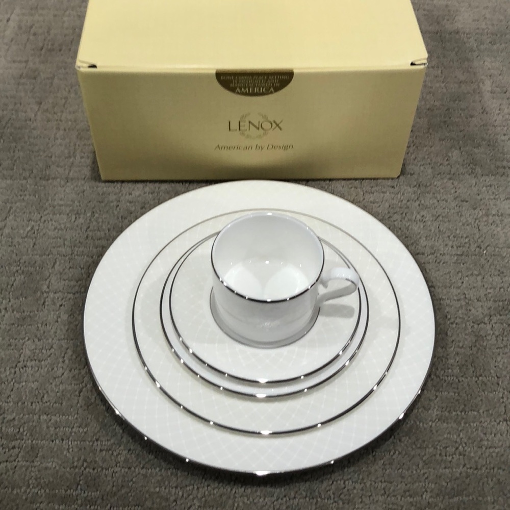 LENOX VENETIAN LACE 5 PC PLACE SETTING, BRAND NEW
